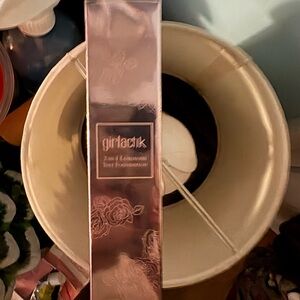 Girlactik 2 in 1 Luminous Tint Foundation